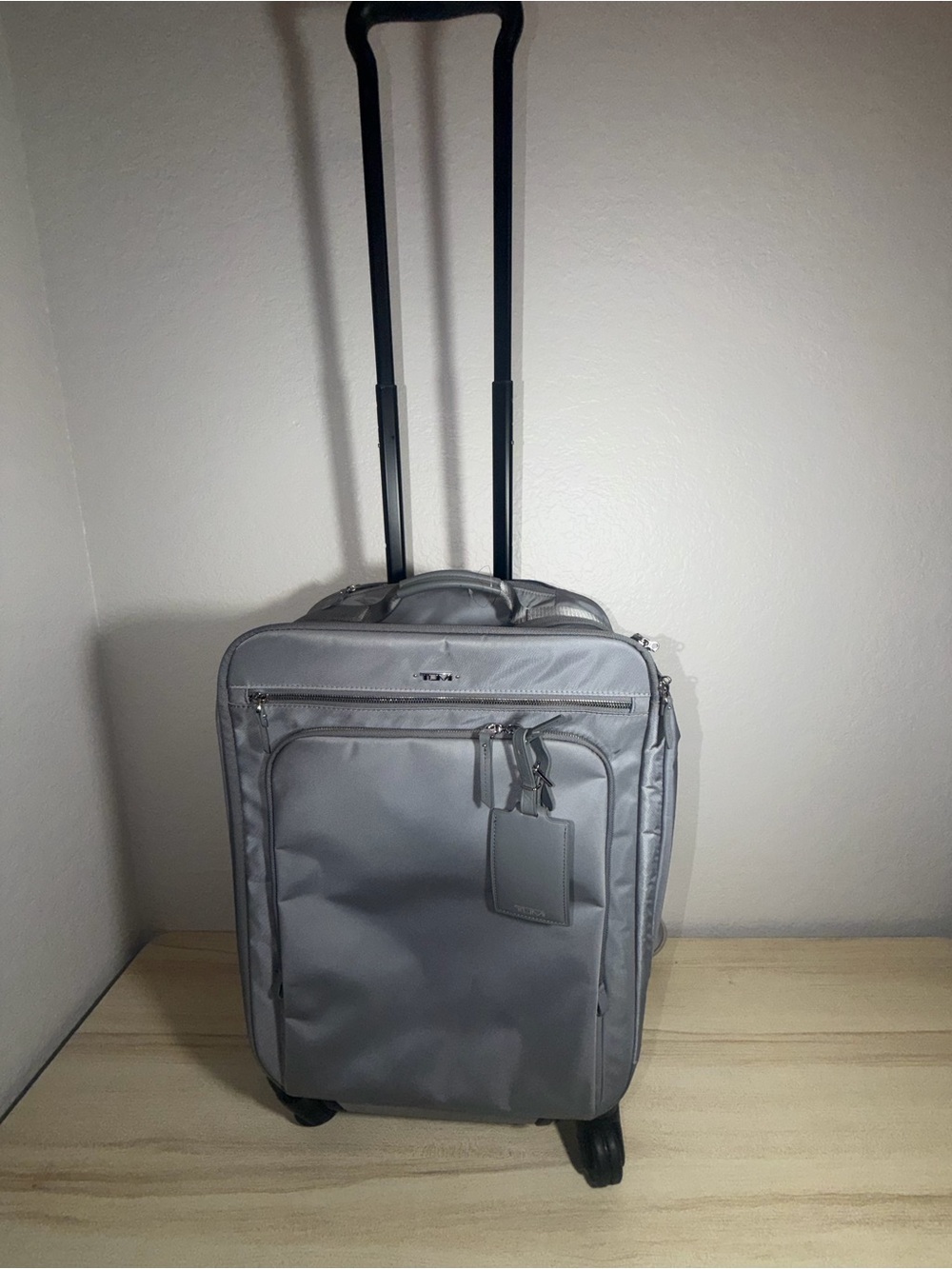 TUMI Voyageur Leger International Expandable 4 Wheel Carry On Suitcase Grey 22"